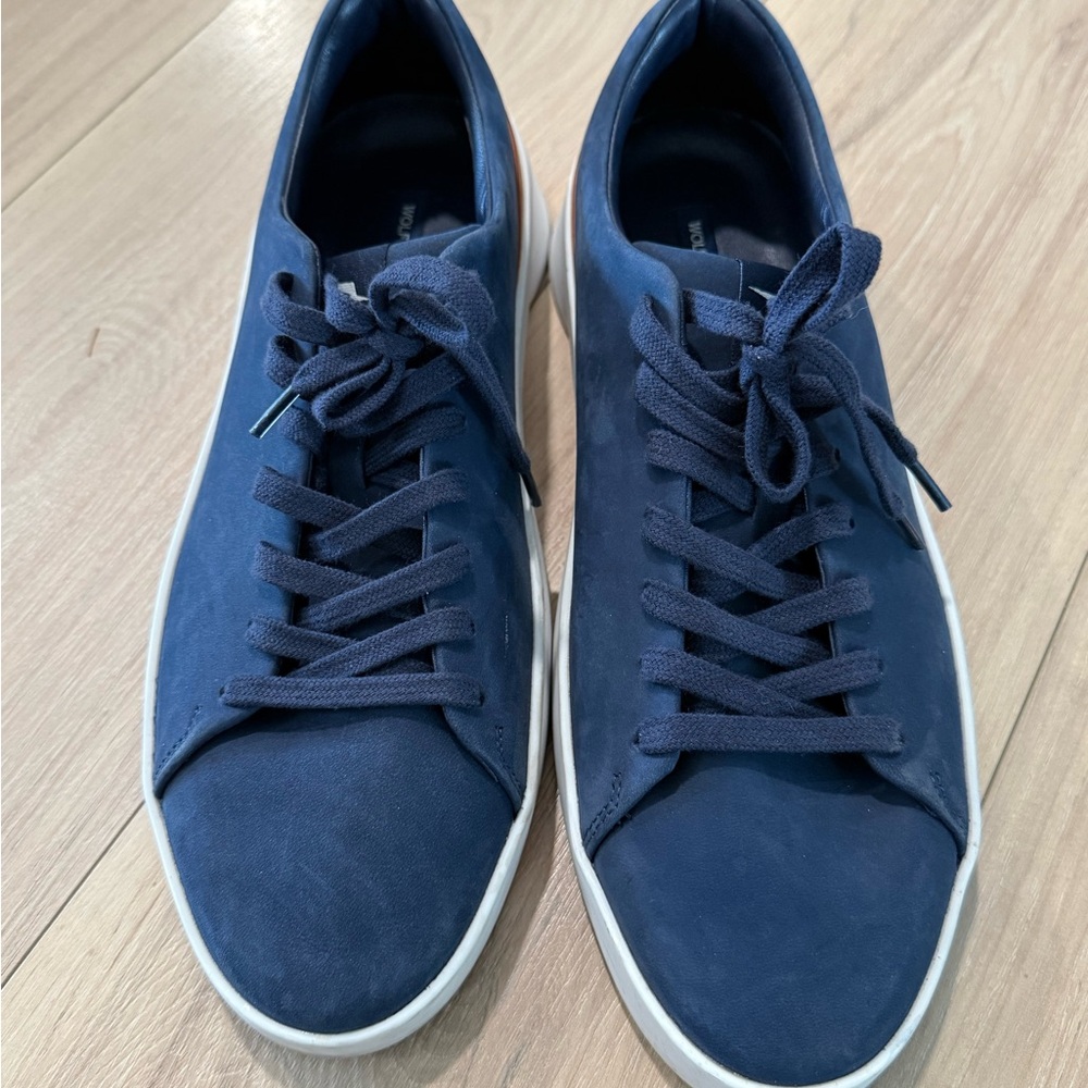 Like new! Wolf & Shepherd Men's Cruise Lo Blue Suede Sneakers